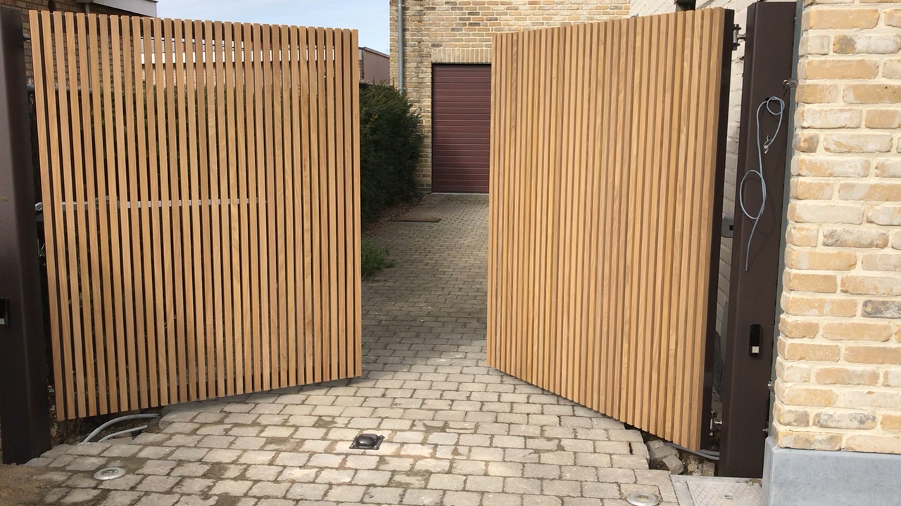 Houten draaipoort Smederij Voet